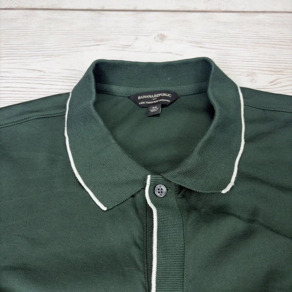 Banana Republic Men's XL Luxe Touch Performance Green Anti-Odor Button-Up Shirt